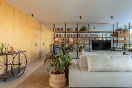 308G Apartment by SAINZ Arquitectura exemplifies how architecture reflects family identity, blending individuality and harmony.