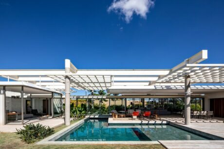 Innovative Sombrero House by FGMF blends indoor and outdoor spaces seamlessly, showcasing modern architectural fluidity.