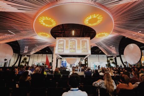 Explore innovative glass technologies in architecture at Glass South America, blending global inspiration with local relevance.