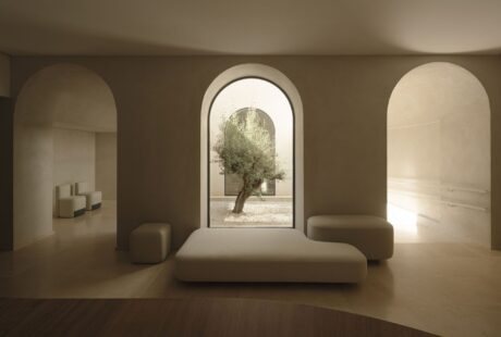 Discover Clínica Alejandría in Valencia, where architectural elegance and holistic care create a balanced experience.