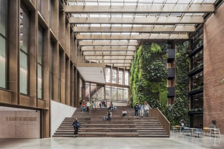 Integrating cultural heritage with modern educational architecture enhances learning environments at Pontificia Universidad Javeriana.