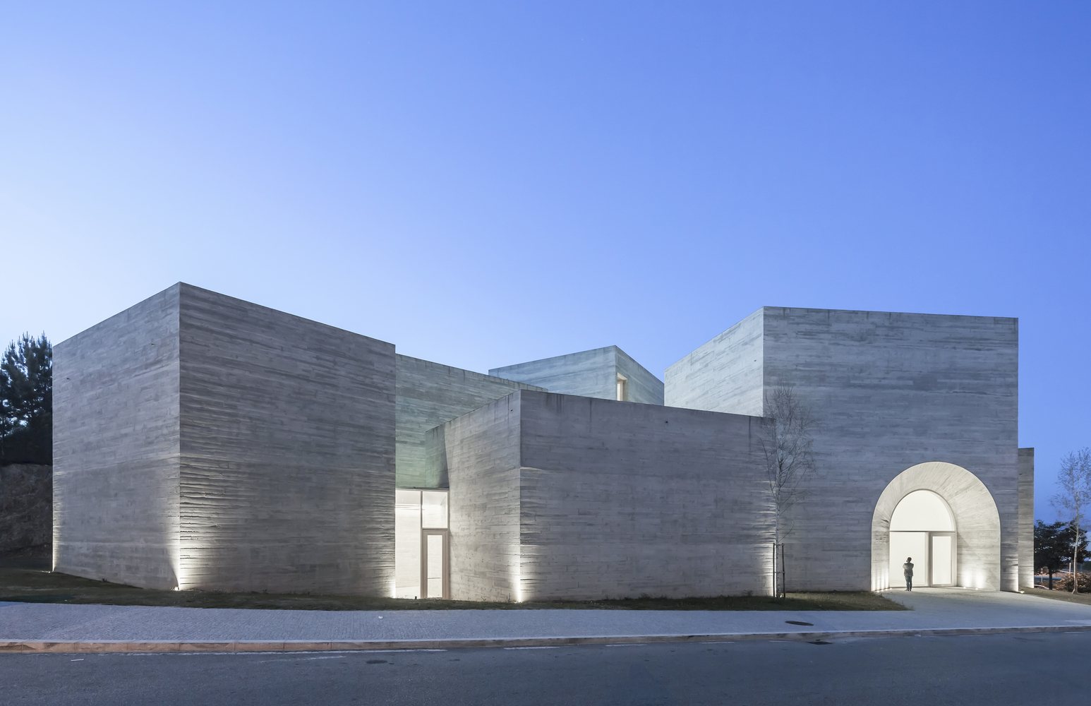 Balancing heritage and modernity, the Interpretation Center of Romanesque captivates with immersive, Romanesque-inspired design.