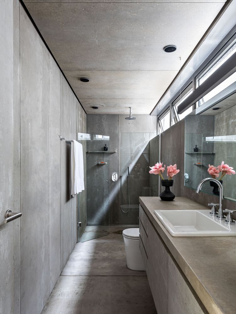 Beach house surrounded by the Atlantic Forest on the coast of São Paulo.